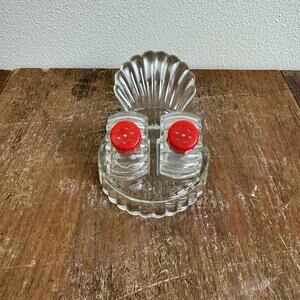 Vintage‎ Clear Glass SeaShell Turkey Feather Salt and pepper Set red caps